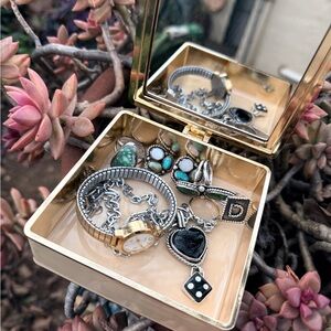 Luxurious Gold Jewelry Organizer Box